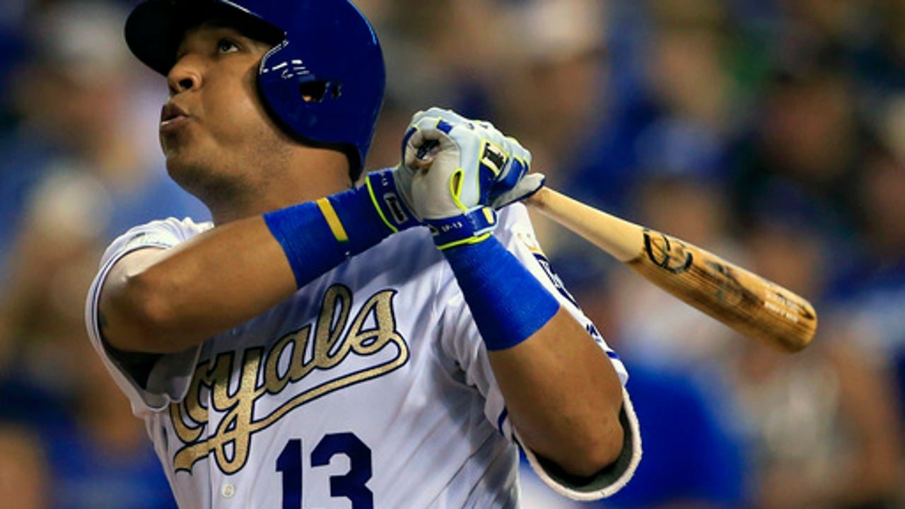 Salvador Perez powers Royals to 10-3 victory over Tigers